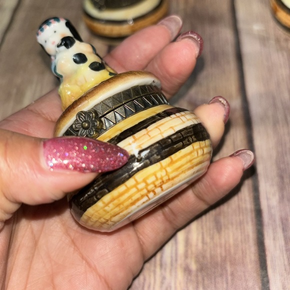 Vintage Trinket Box - Native American Girl with Bunny, Set of 4 - Picture 2 of 10